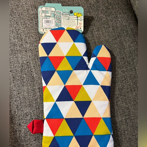 NWT Blue Q “Most Likely To Microwave” oven mitt glove - Picture 5 of 5
